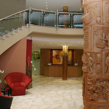 Hotel Fonda Neus Sant Sadurní dʼAnoia Exterior foto