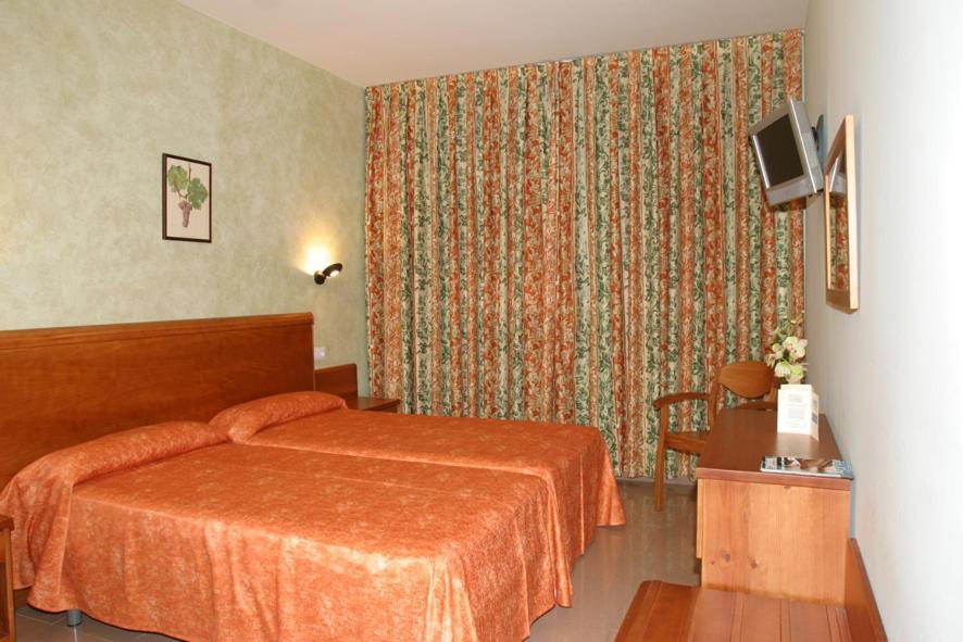 Hotel Fonda Neus Sant Sadurní dʼAnoia Zimmer foto